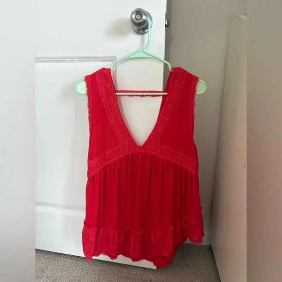 🌺 POL Ruffle Trim Cami - Picture 2 of 3